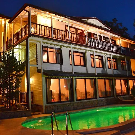 호텔 Alesta Butik 아그바